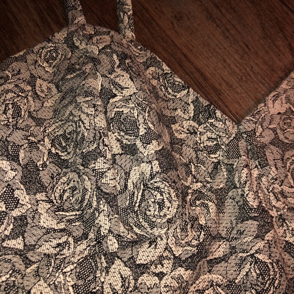 Short flowy dress - Picture 3 of 5